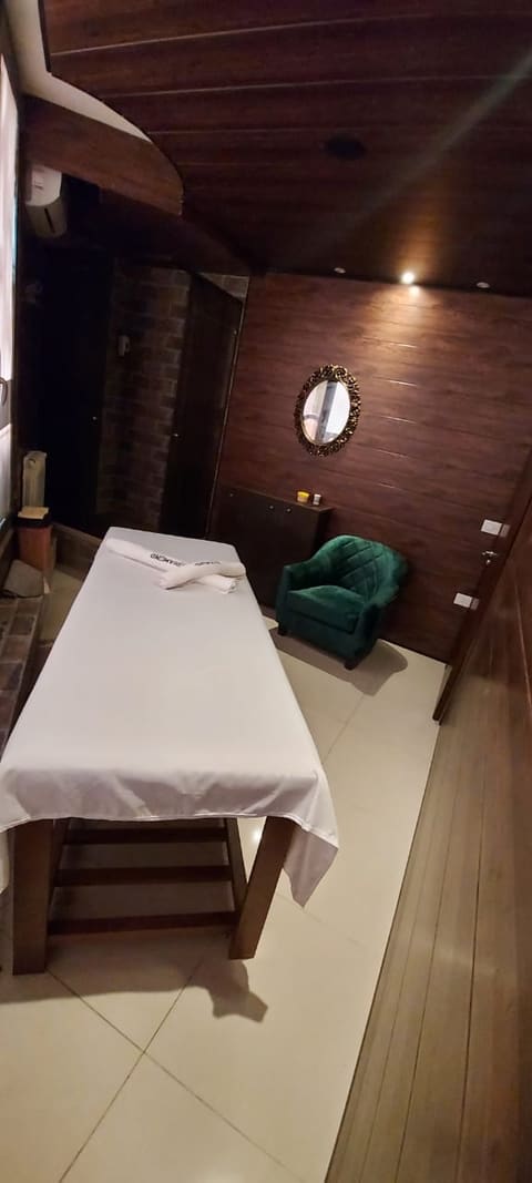 Diamond SPA — photograph 4