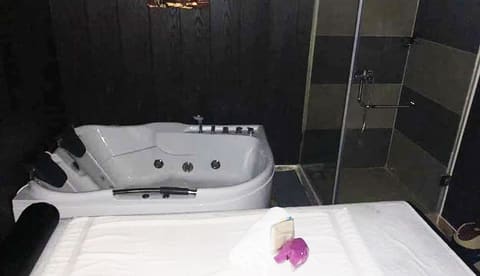 Moon Light Spa — photograph 2