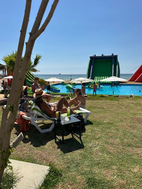 The blu Hub by the Sea — photograph 4