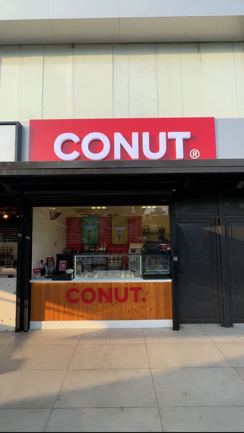 Conut — photograph 3