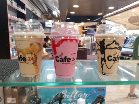 Café 24 — photograph 4
