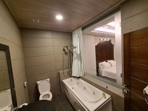 Platinum Hotel — photograph 4
