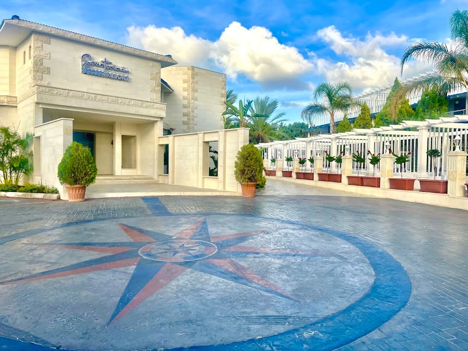 Sourtorini Resort