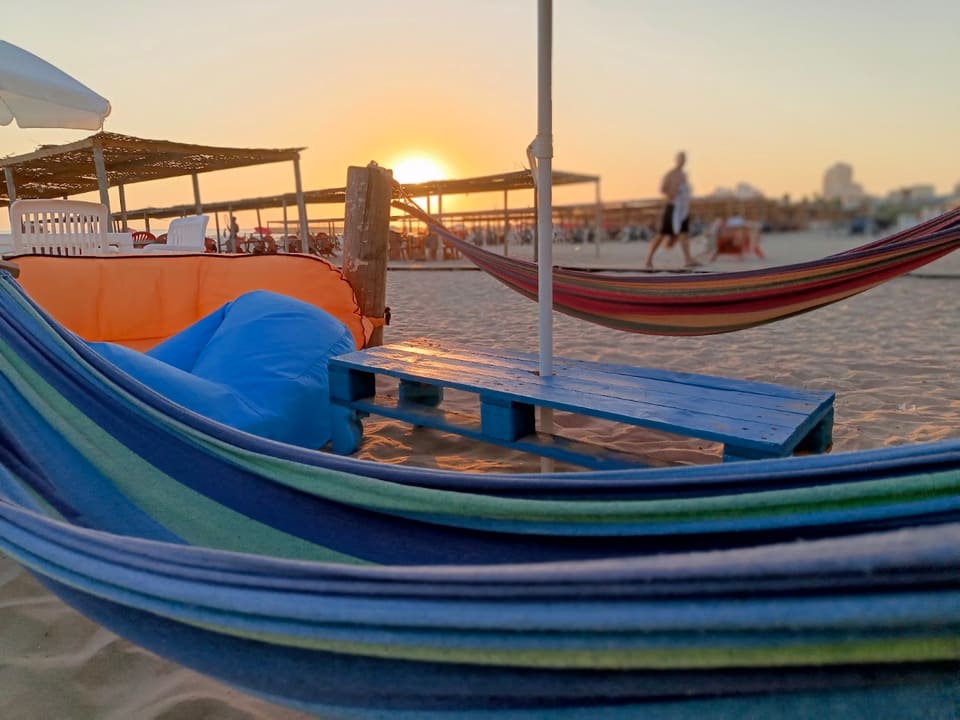 B12 RESTO-BEACH