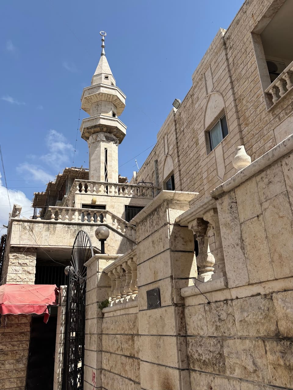 Masjid Al Madraseh Al Diniyeh
