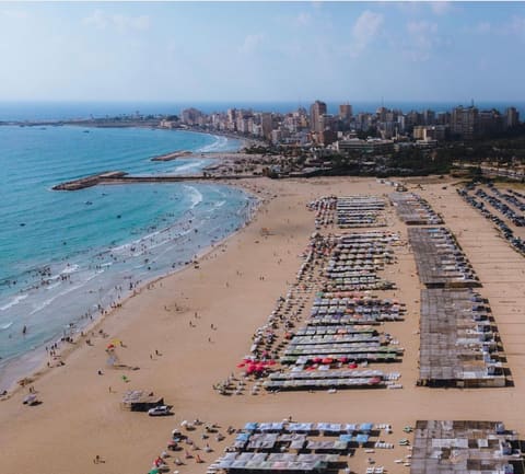 Tyre Beach — photograph 5