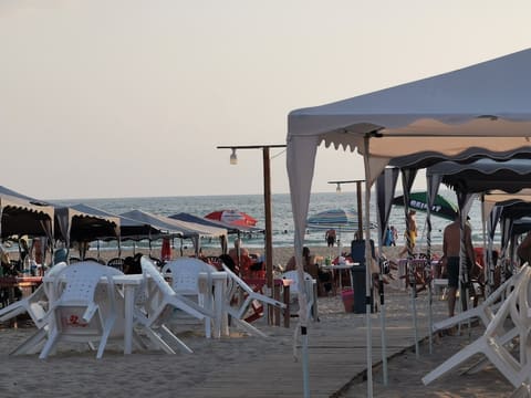 Tyre Sand Beach — photograph 4