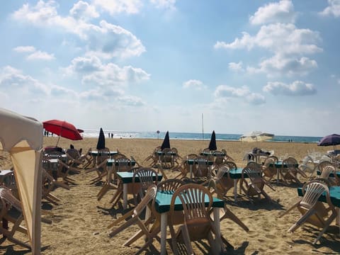 Al Khiyam Beach — photograph 4