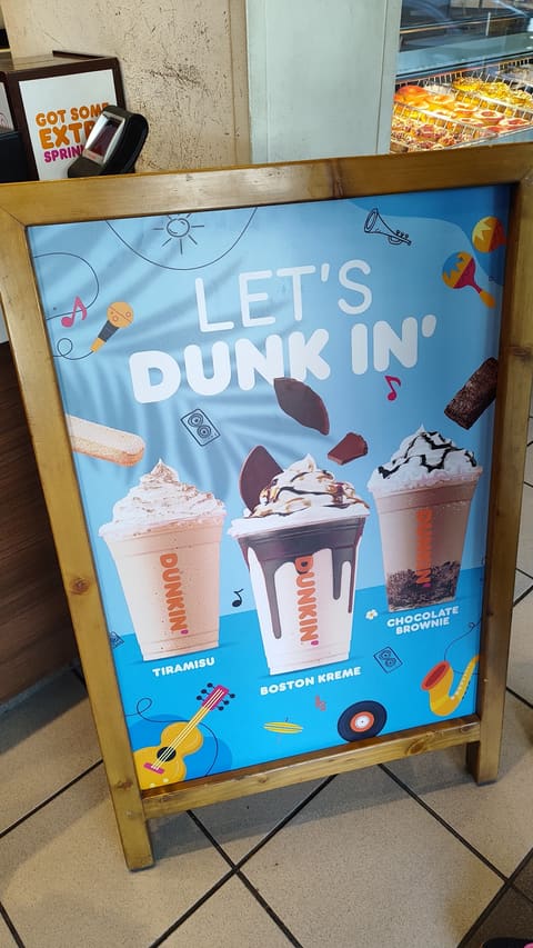 Dunkin Donuts — photograph 6