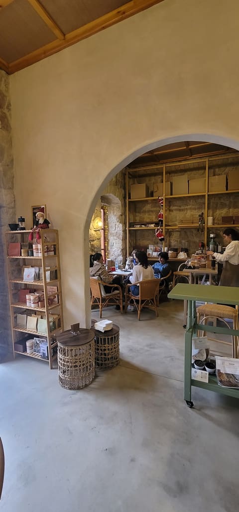 croum coffee Atelier — photograph 4