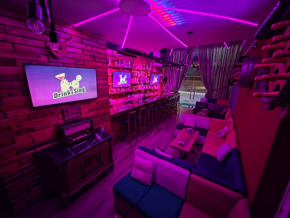 Drink and Sing- Karaoke Pub Zahle