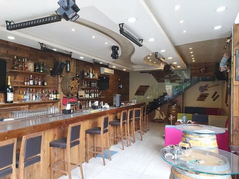 Drink and Sing- Karaoke Pub Zahle — photograph 5