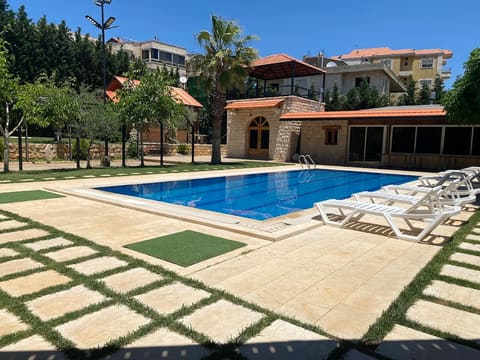 Khazzaka Private Pool — photograph 3