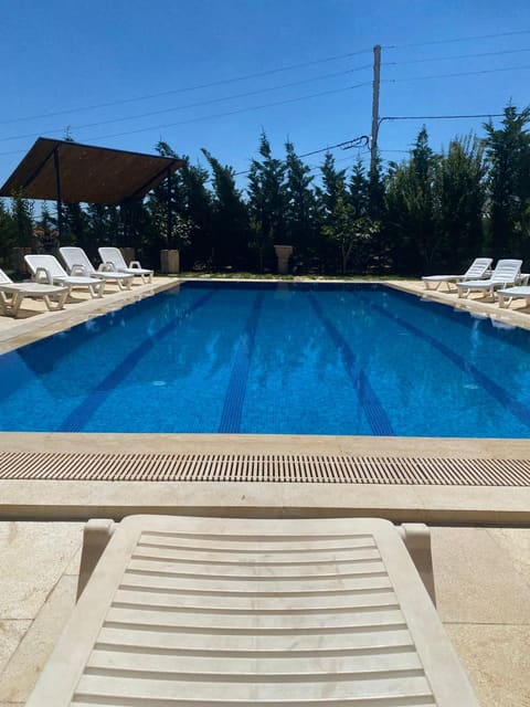 Khazzaka Private Pool — photograph 5