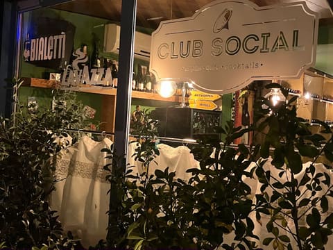 Club Social — photograph 6