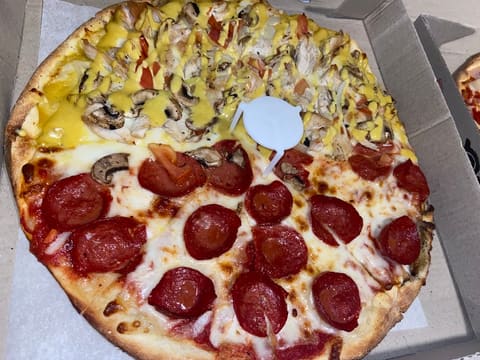 Fayez pizza — photograph 3