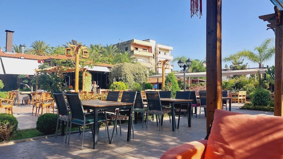Ward Gardens Café