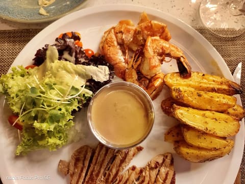 Ward Gardens Café — photograph 2