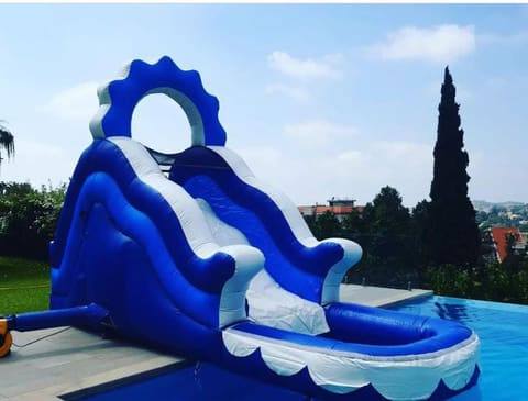 I.S inflatable games Lebanon — photograph 2
