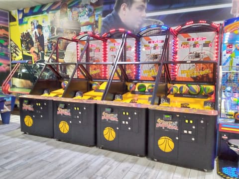 The Link Bowling - La Salle — photograph 3