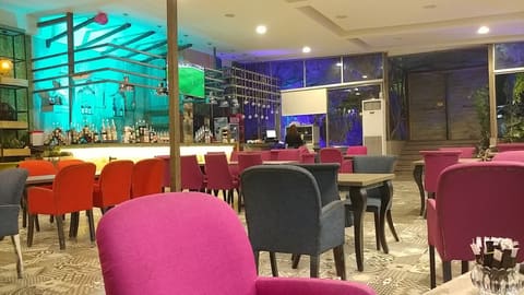 Ole Resto and wedding venue — photograph 5