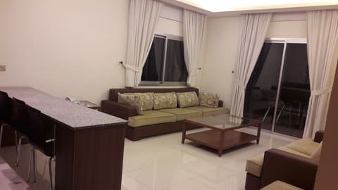 Al Safat Suites Hotel — photograph 4