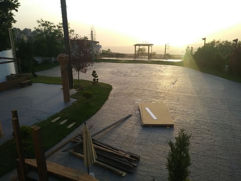 Alley Resort & Terrace — photograph 6