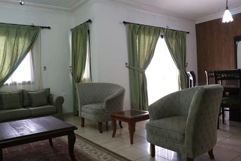 dynasty Hotel Apartments — photograph 3
