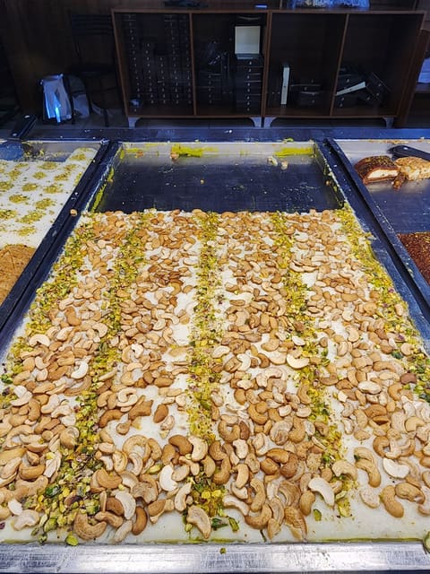 El Jebbeh Sweets & Restaurant — photograph 2