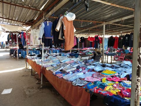 Al Tarsh Market — photograph 2