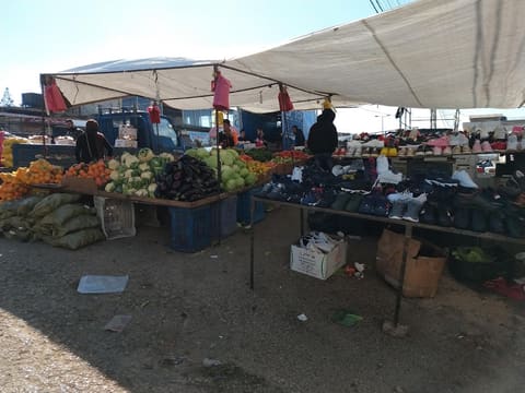 Al Tarsh Market — photograph 3
