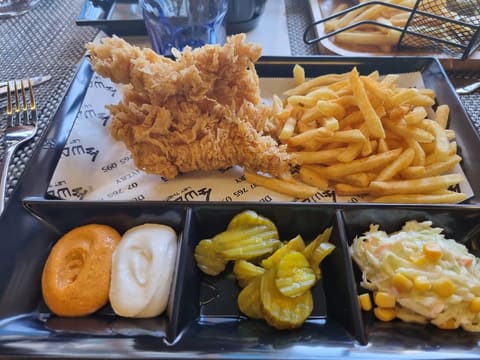 4WAYS RESTAURANT — photograph 5