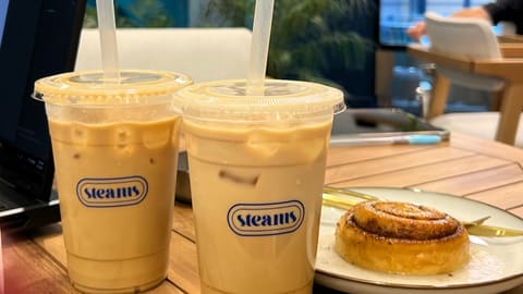 Steams coffee shop — photograph 2