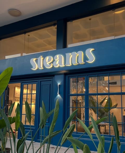 Steams coffee shop — photograph 5