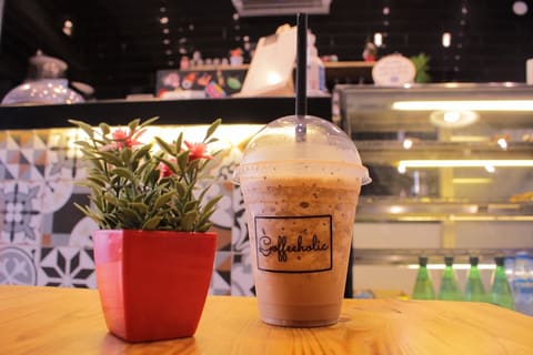 Coffeeholic — photograph 2