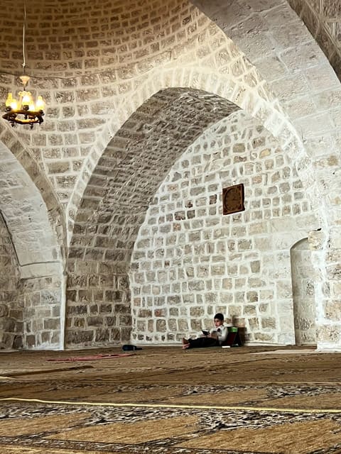 Masjid Hayy Al Saray Al Qadim — photograph 2