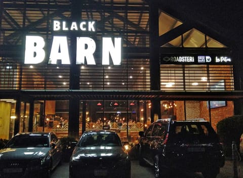 Black Barn — photograph 5