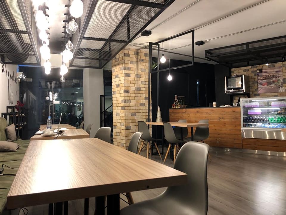 Vee Coffee Shop Jbeil