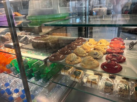 Vee Coffee Shop Jbeil — photograph 4