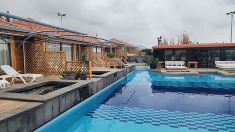 Sierra Resort Batroun Bungalows and Pools — photograph 3