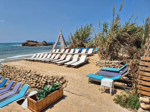 Zeeri Beach House — photograph 2