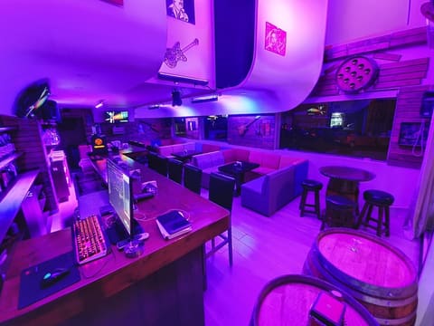 Drink and Sing- Karaoke Pub Jbeil — photograph 5