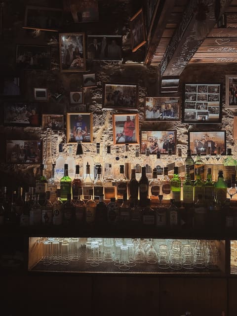 Old Pub, Cafe & Pub — photograph 3