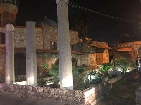 El (L Shaped) Temple — photograph 4