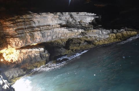 Amchit Seal Cave — photograph 5