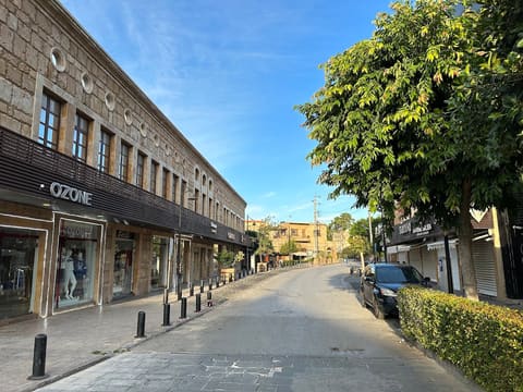 Jbeil New Souq — photograph 2