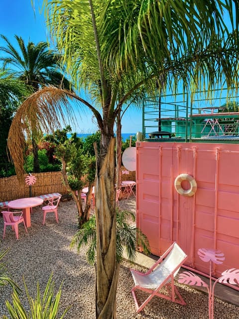 CANDYFORNIA CAFÉ — photograph 3