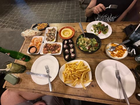 Toutia Seafood Restaurant — photograph 5