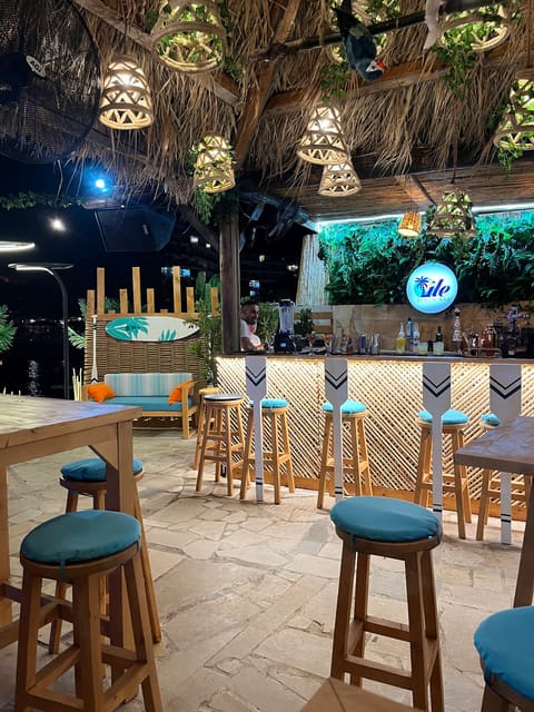Île Beach Bar — photograph 5