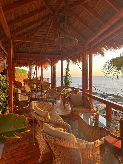 The Wall Sunset Bar — photograph 2